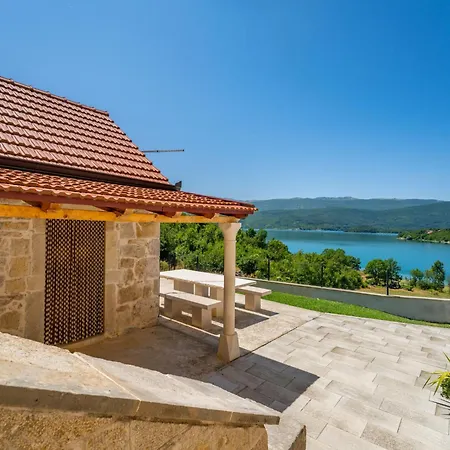 Escape On By Interhome *