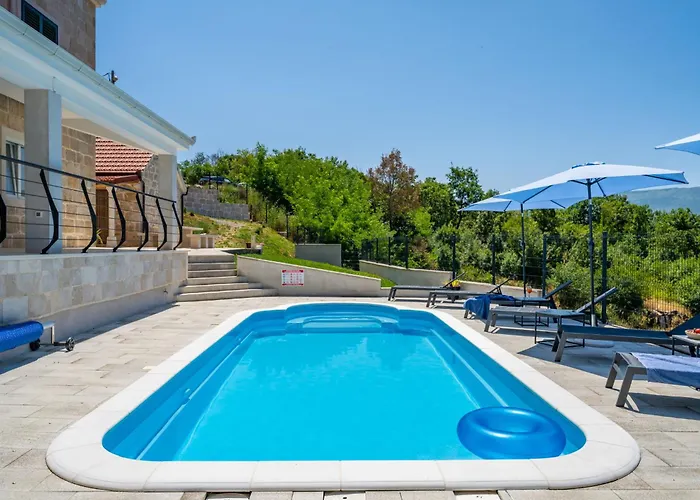 Semesterbostad Escape On By Interhome Vrlika