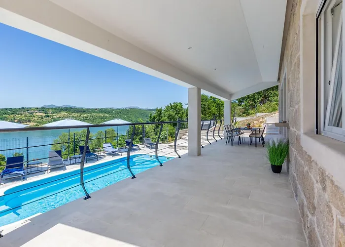 Semesterbostad Escape On By Interhome