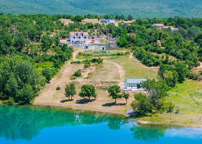 Semesterbostad Escape On By Interhome Vrlika